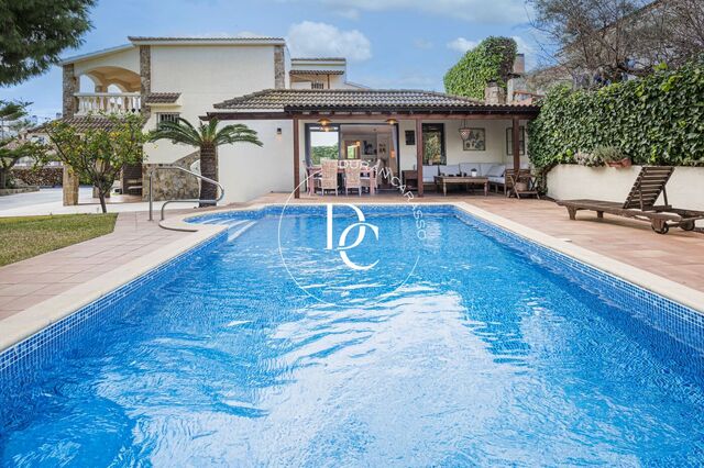 Espectacular casa con piscina en Calafell