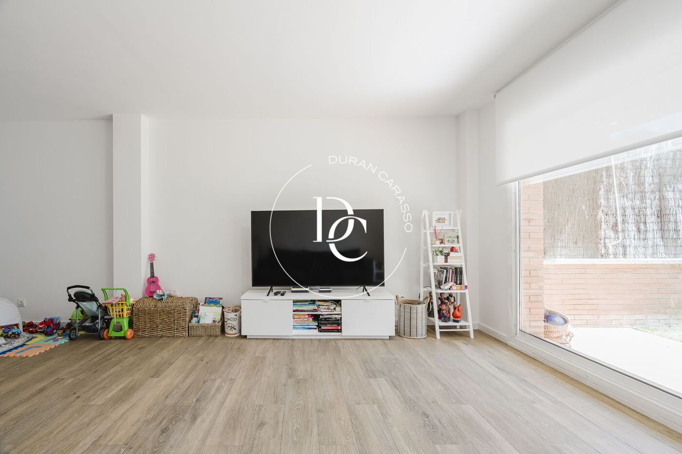 142 sqm flat with pool and terrace for rent in Sitges