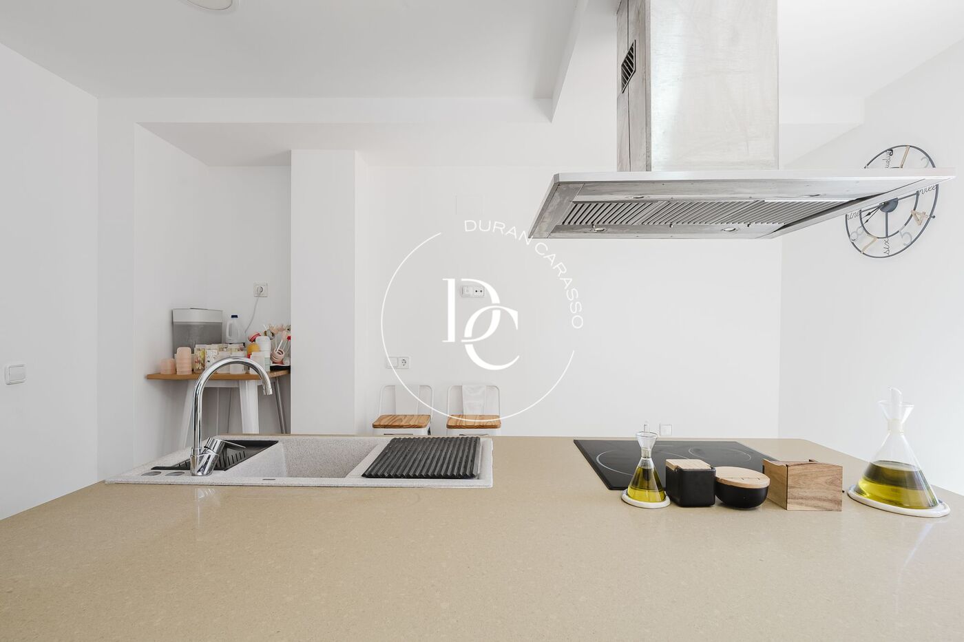 142 sqm flat with pool and terrace for rent in Sitges