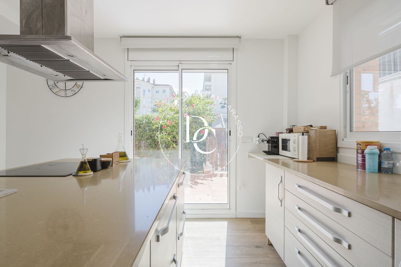 142 sqm flat with pool and terrace for rent in Sitges