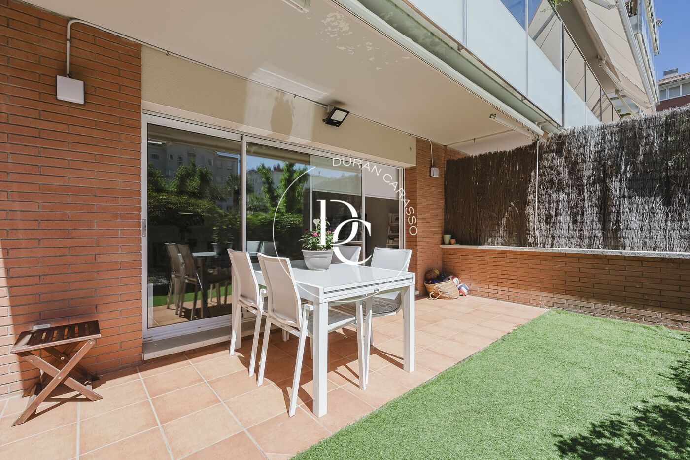 142 sqm flat with pool and terrace for rent in Sitges
