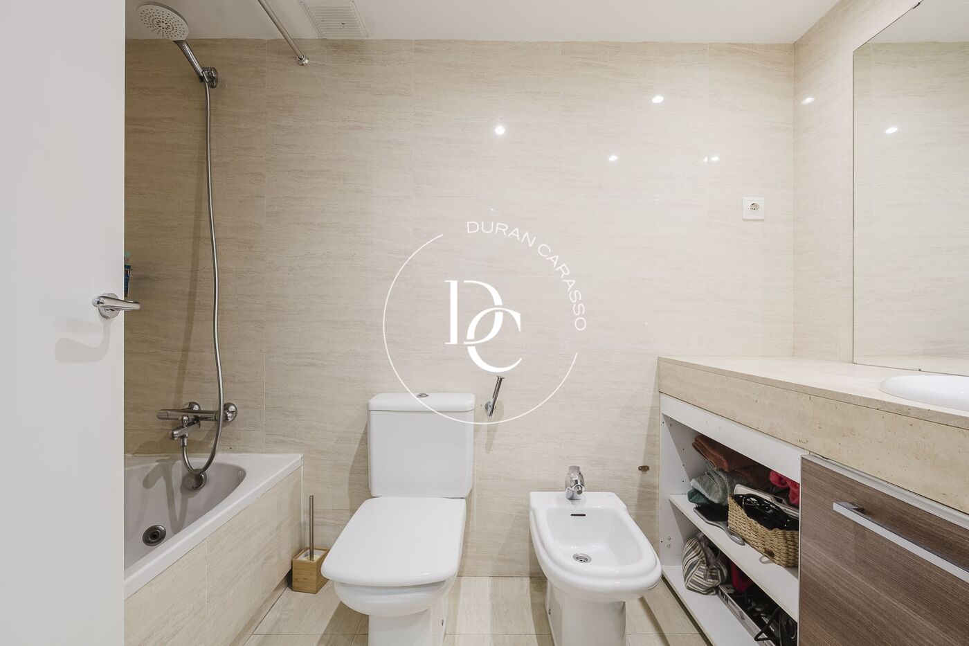 142 sqm flat with pool and terrace for rent in Sitges