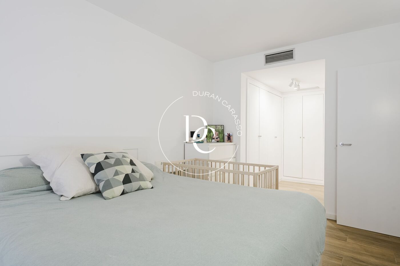 142 sqm flat with pool and terrace for rent in Sitges
