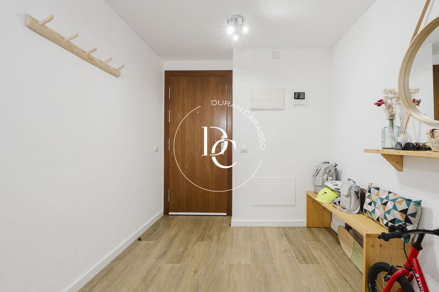 142 sqm flat with pool and terrace for rent in Sitges