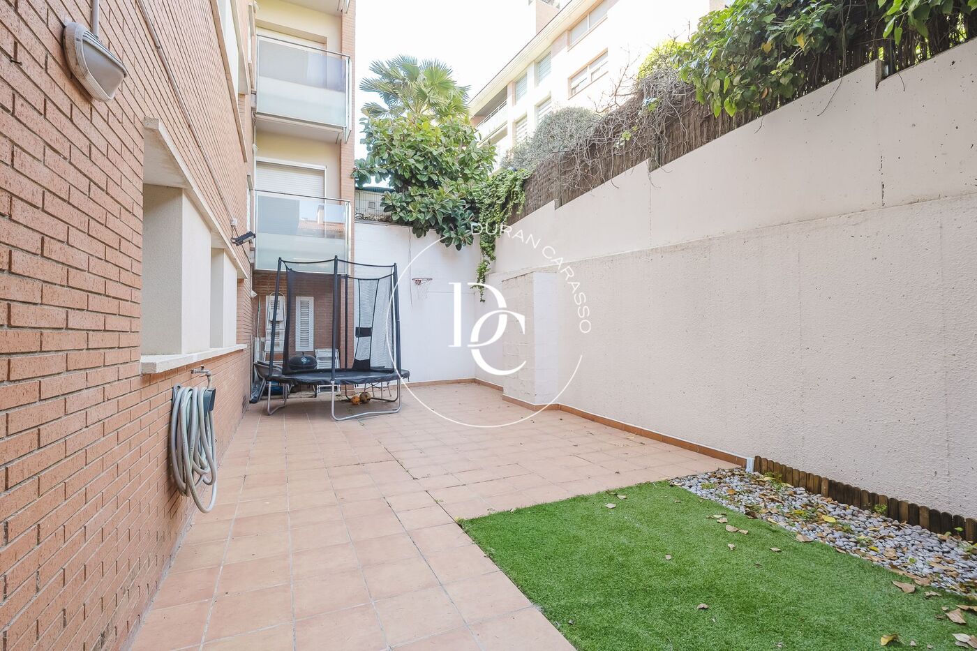 142 sqm flat with pool and terrace for rent in Sitges