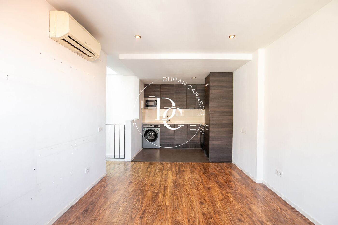 Piso dúplex con terraza en venta en Nou Barris, Barcelona