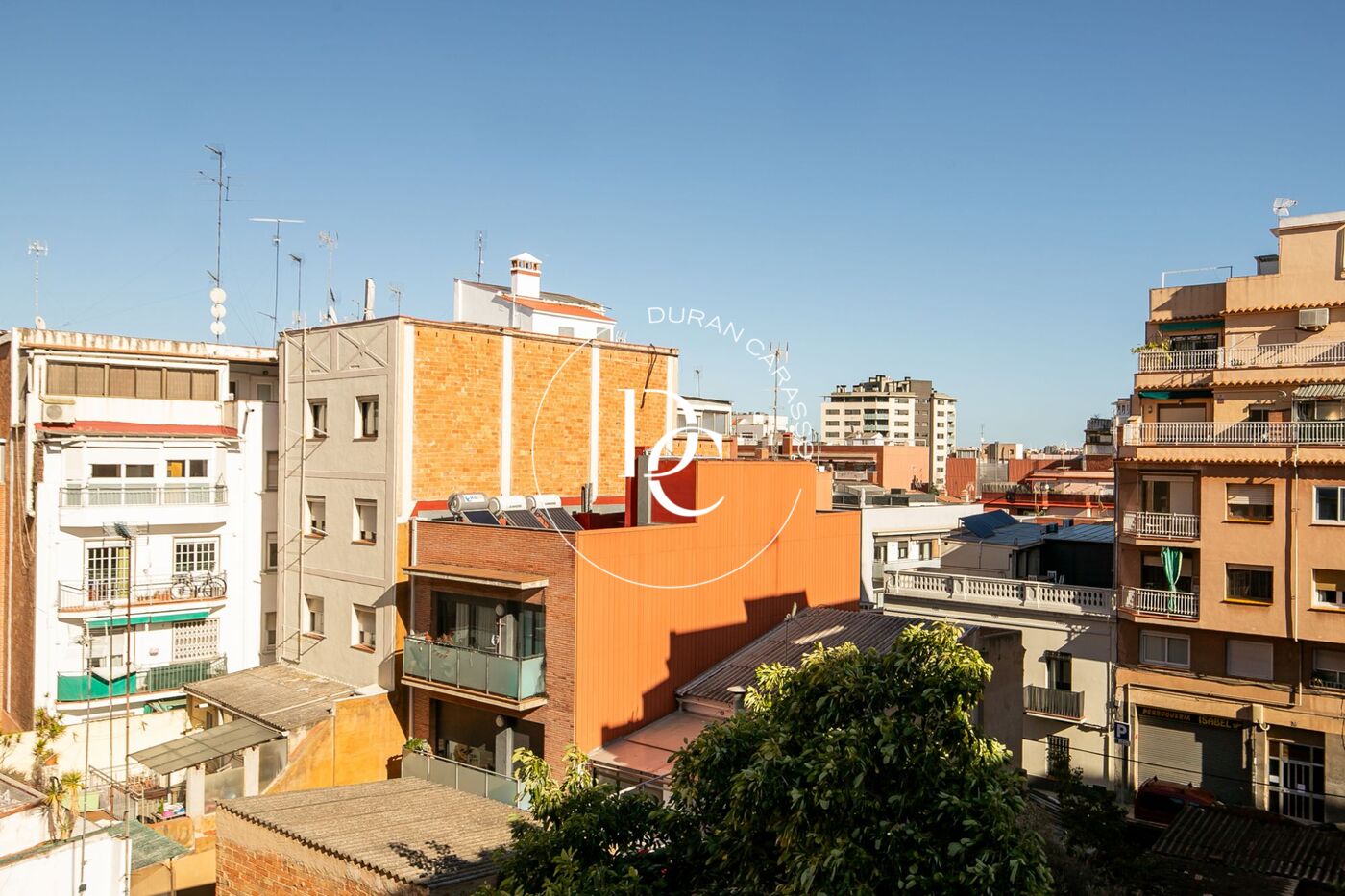 Piso dúplex con terraza en venta en Nou Barris, Barcelona