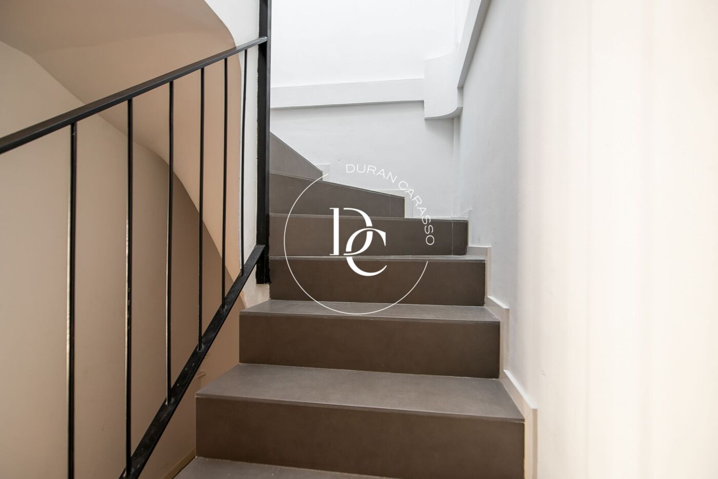 Piso dúplex con terraza en venta en Nou Barris, Barcelona