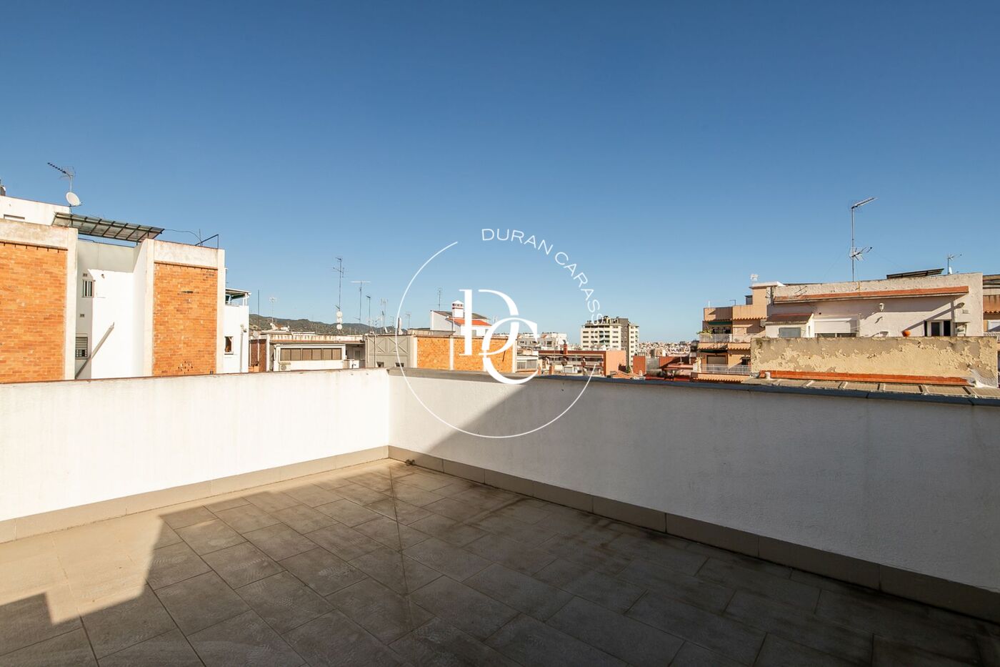 Piso dúplex con terraza en venta en Nou Barris, Barcelona