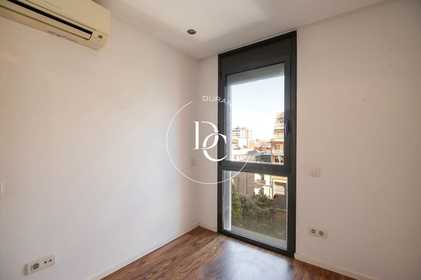 Piso dúplex con terraza en venta en Nou Barris, Barcelona