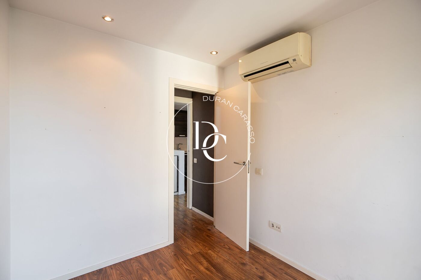 Piso dúplex con terraza en venta en Nou Barris, Barcelona