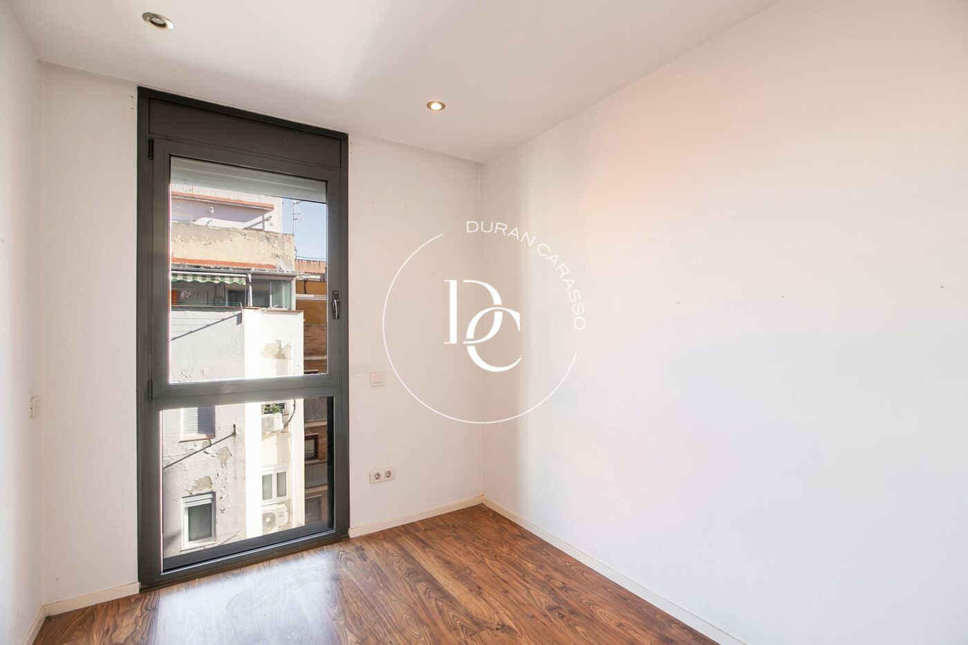 Piso dúplex con terraza en venta en Nou Barris, Barcelona