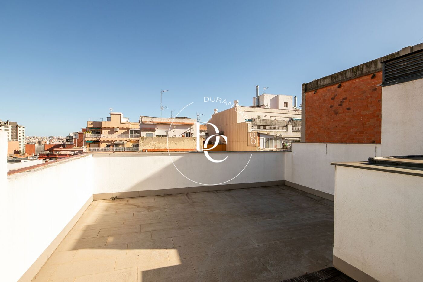 Piso dúplex con terraza en venta en Nou Barris, Barcelona