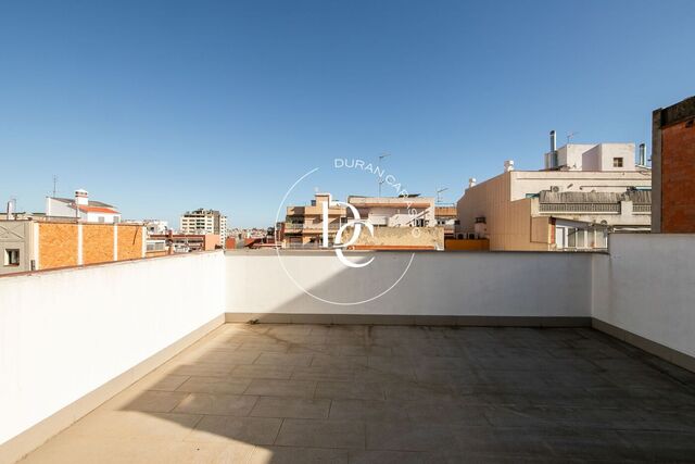 Piso dúplex con terraza en venta en Nou Barris, Barcelona