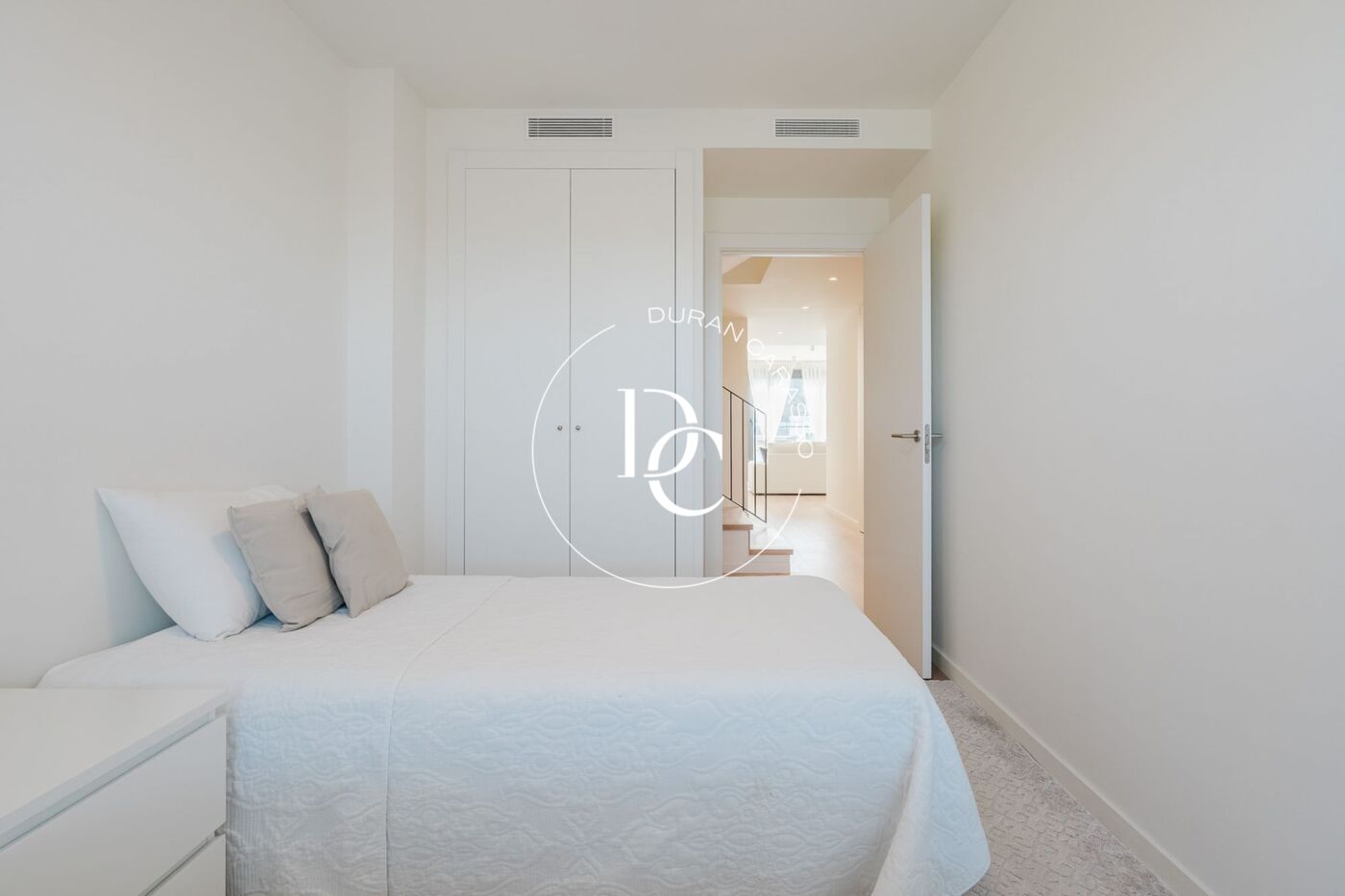 EXCLUSIVE HIGH-END FURNISHED DUPLEX FOR RENT WITH LARGE TERRACE AND PREMIUM COMMUNAL AREAS