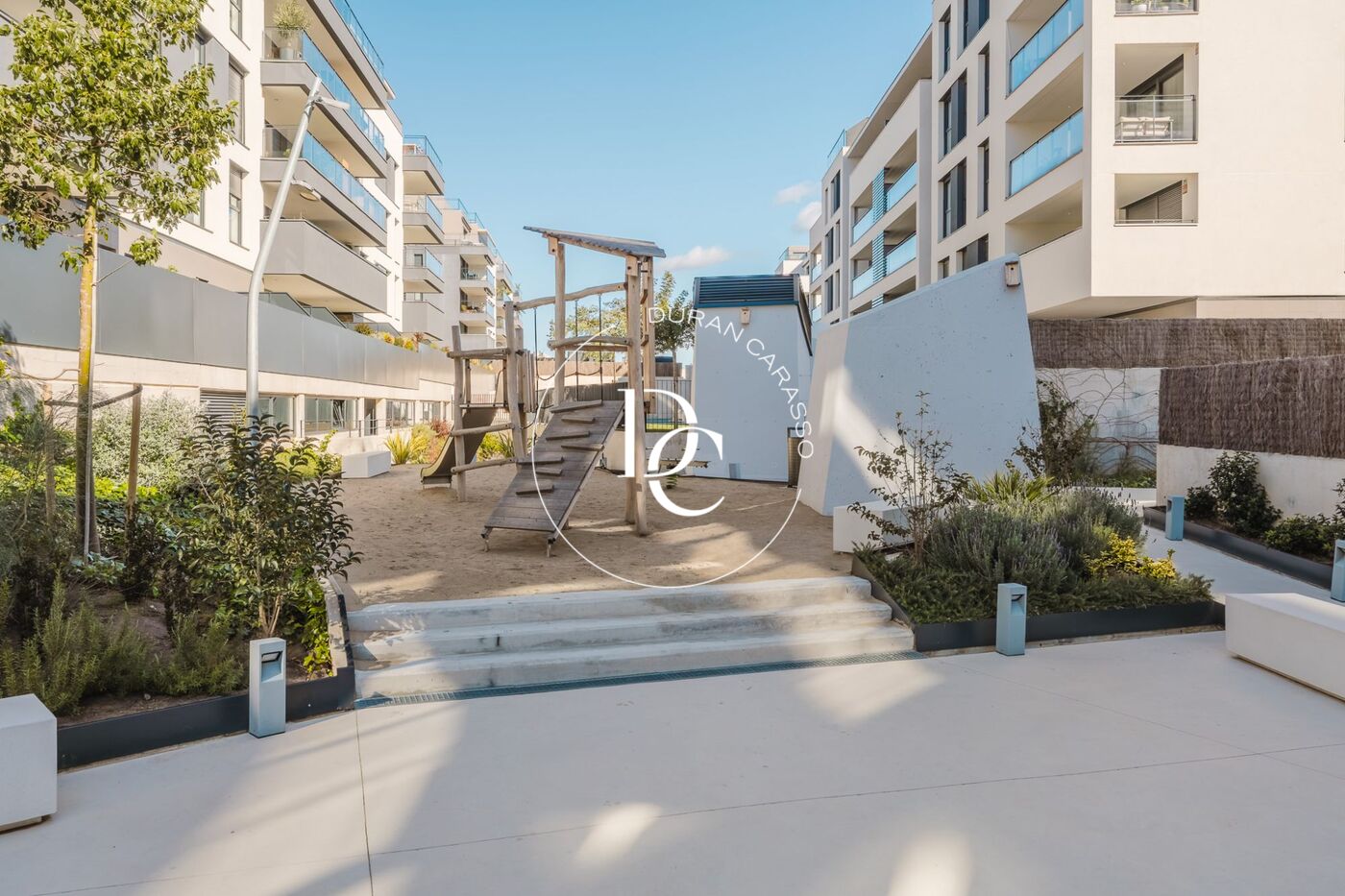 EXCLUSIVE HIGH-END FURNISHED DUPLEX FOR RENT WITH LARGE TERRACE AND PREMIUM COMMUNAL AREAS