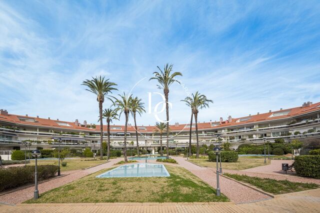 ÀTIC DÚPLEX EXCLUSIU A PARC DE MAR - TERRAMAR SITGES