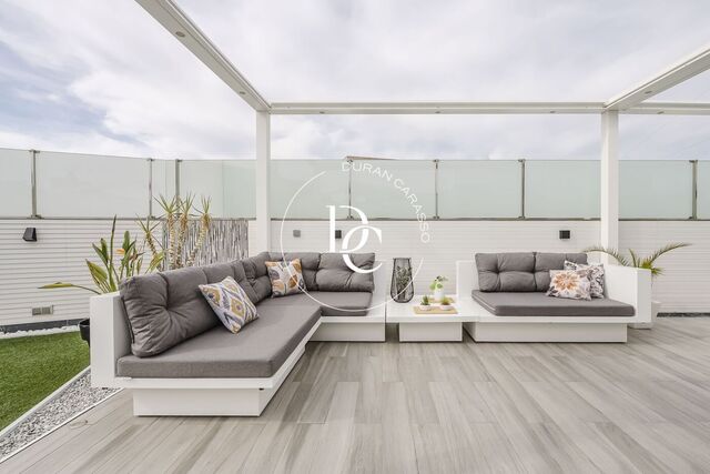 DUPLEX DESIGN EXCLUSIF AVEC TERRASSE ET JACUZZI, PLACE DE PARKING INCLUSE