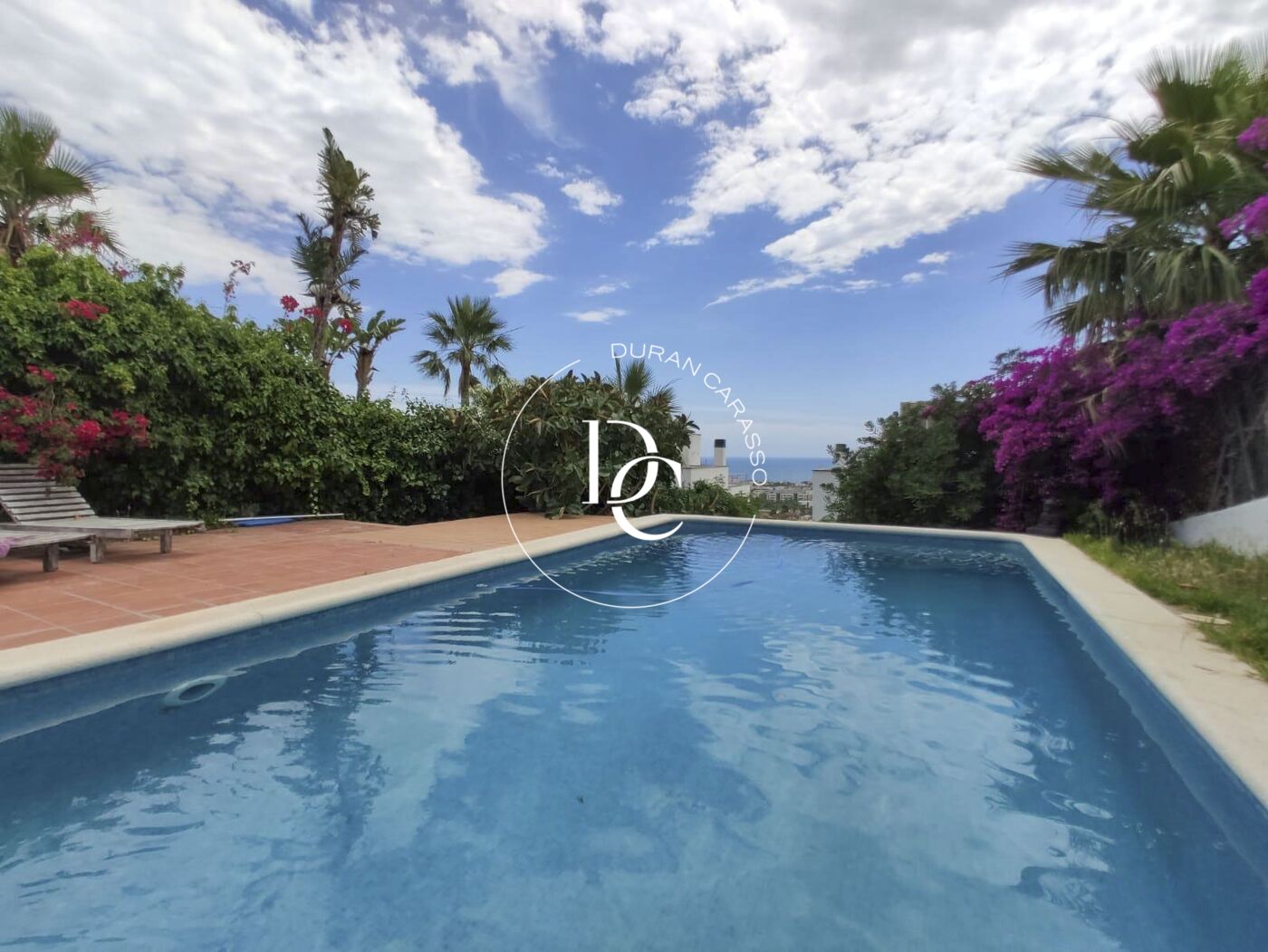 Casa familiar con vistas al mar en venta en Vallpineda.