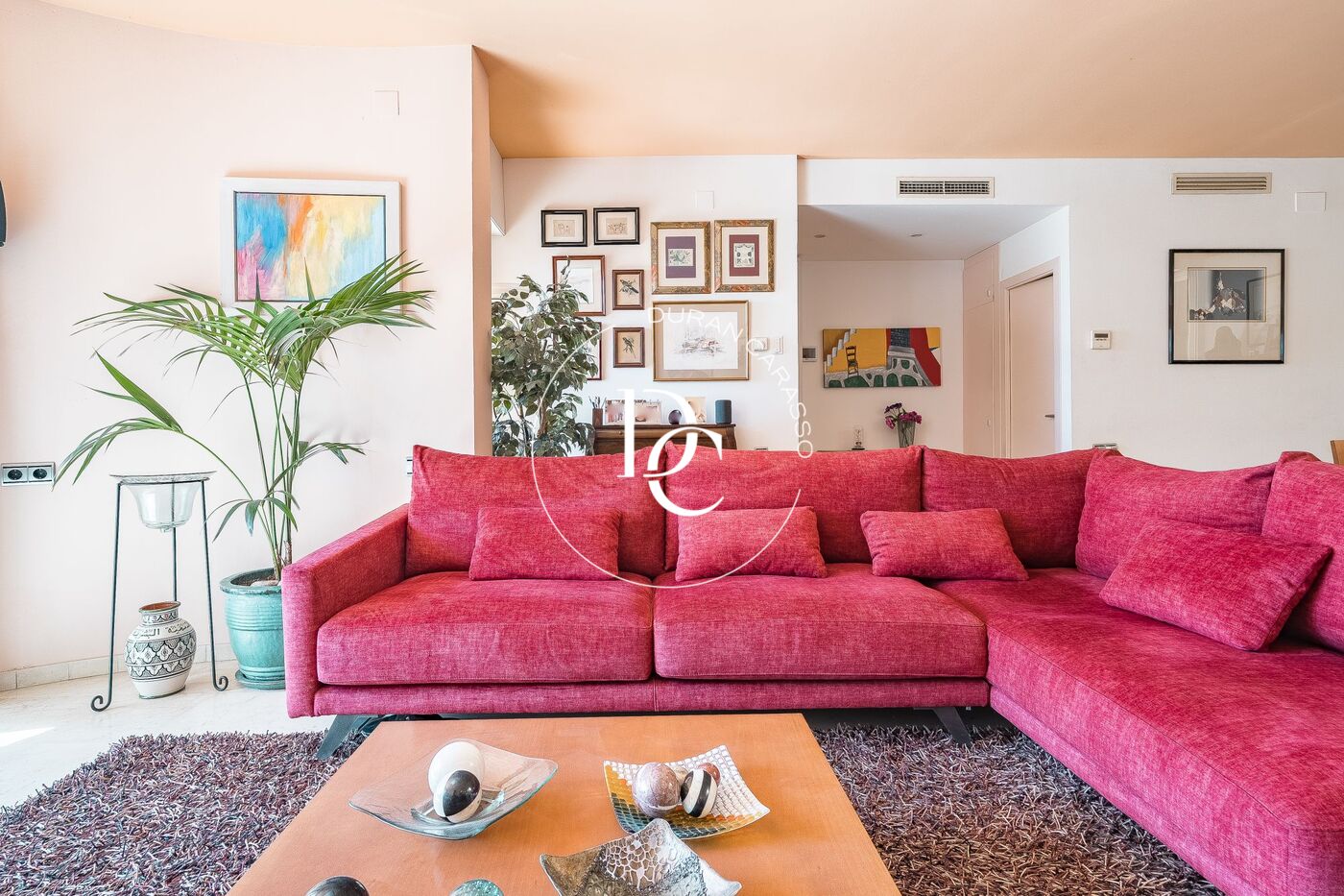 Casa adosada en venta con vistas panorámicas al mar en Sitges