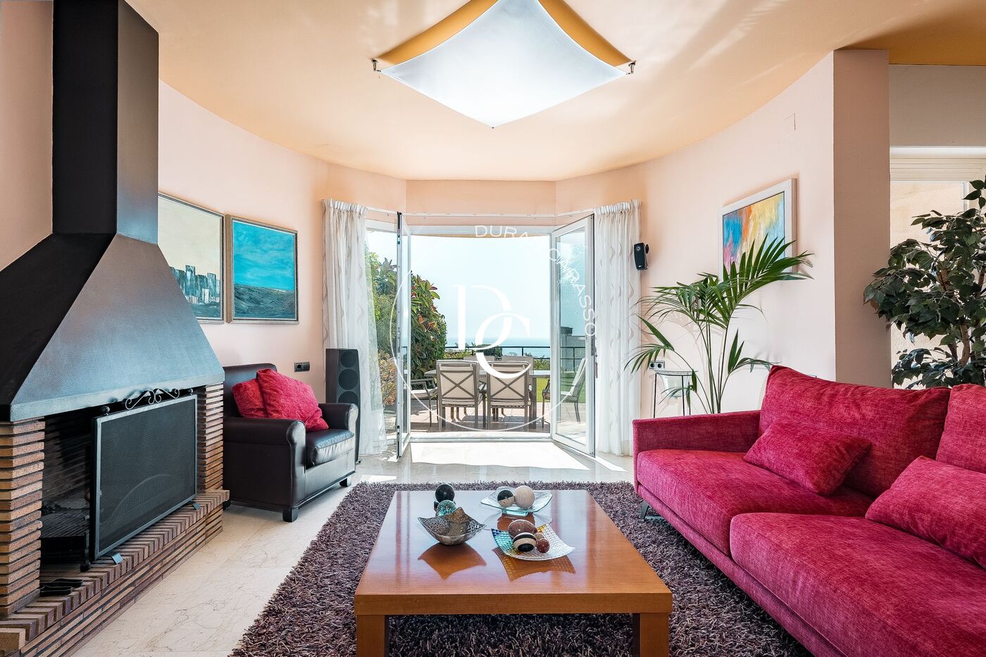 Casa adosada en venta con vistas panorámicas al mar en Sitges