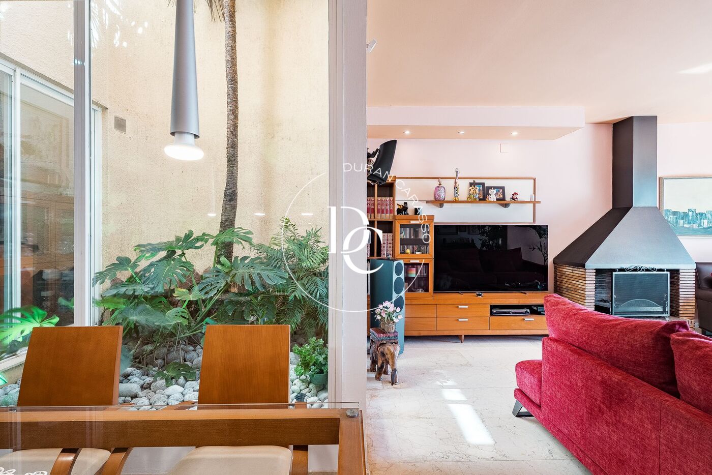 Casa adosada en venta con vistas panorámicas al mar en Sitges