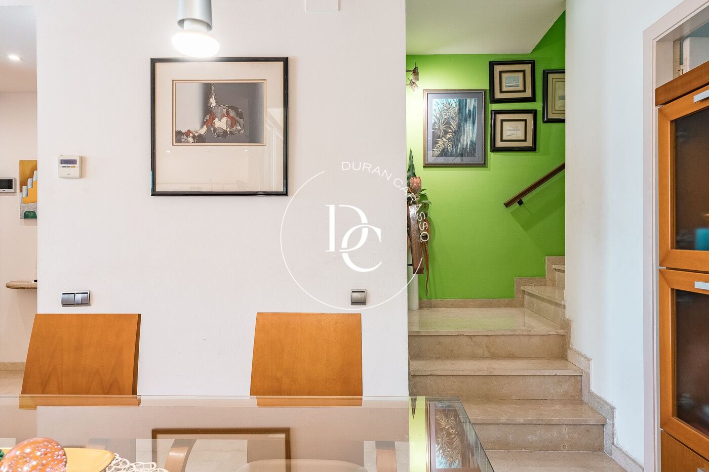 Casa adosada en venta con vistas panorámicas al mar en Sitges