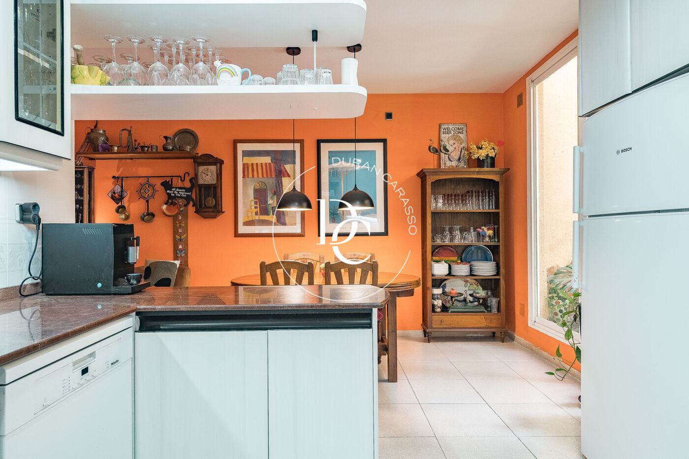 Casa adosada en venta con vistas panorámicas al mar en Sitges