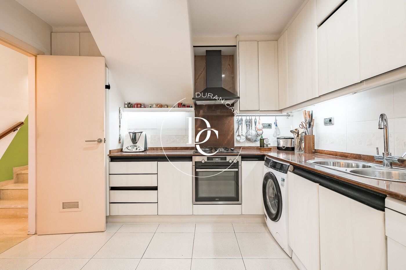 Casa adosada en venta con vistas panorámicas al mar en Sitges