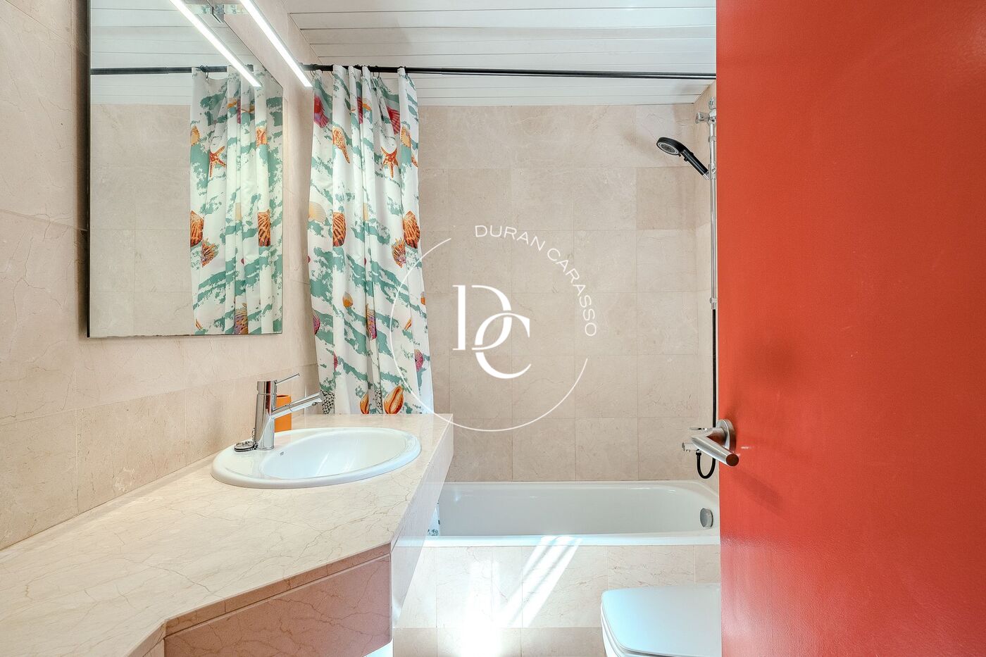 Casa adosada en venta con vistas panorámicas al mar en Sitges