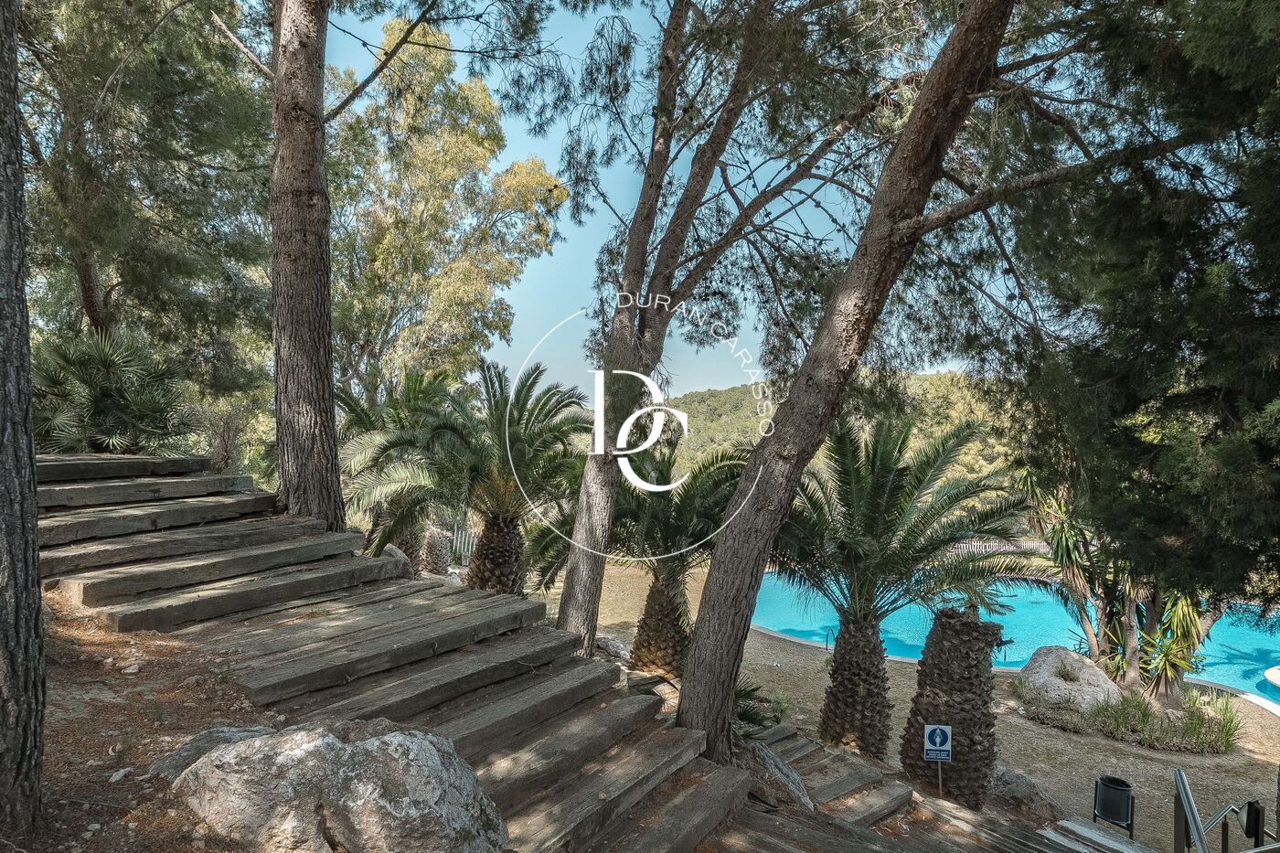 Casa adosada en venta con vistas panorámicas al mar en Sitges