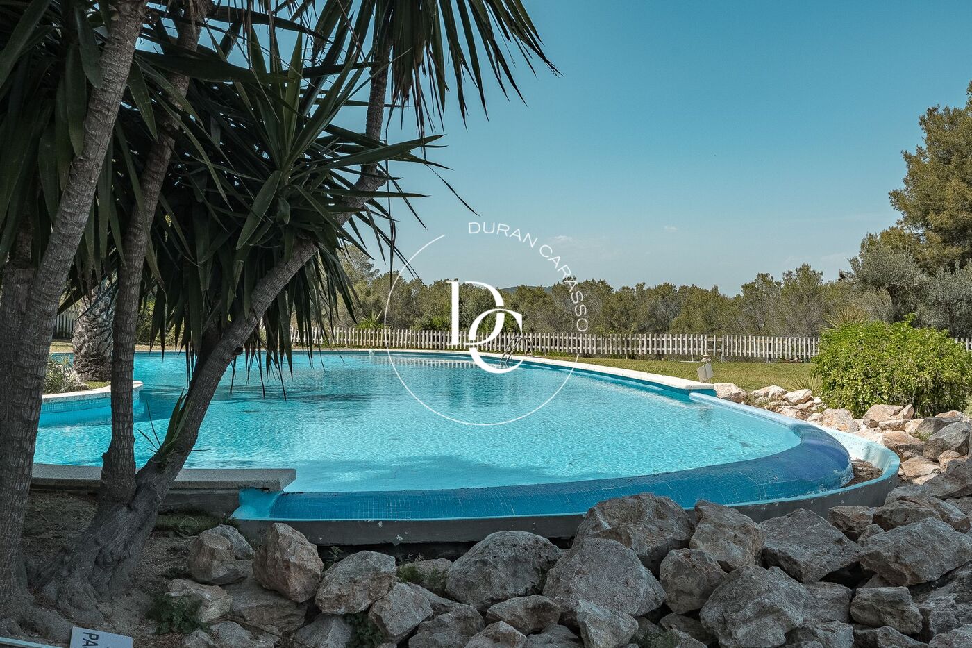 Casa adosada en venta con vistas panorámicas al mar en Sitges