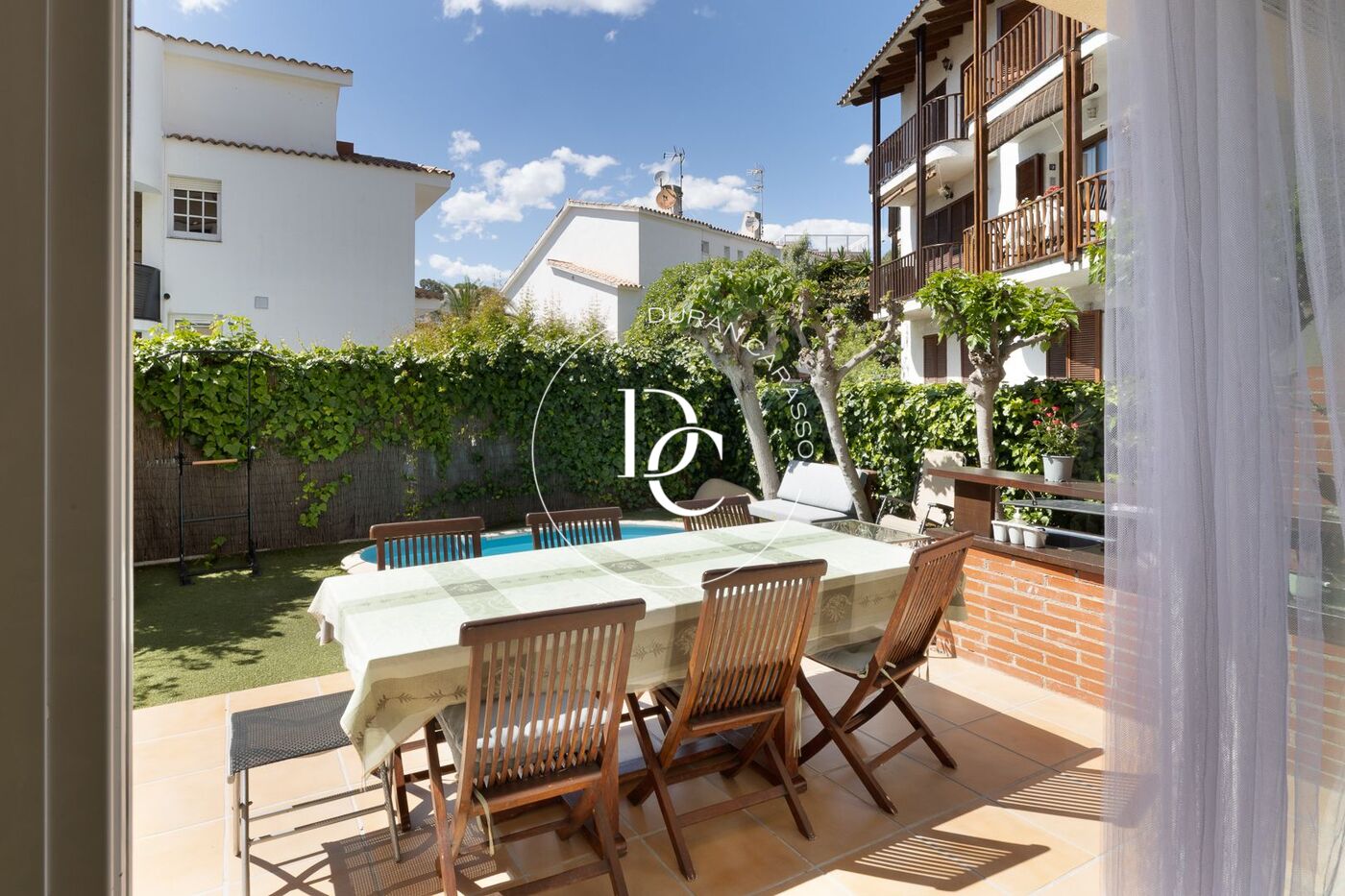 Casa con piscina privada en venta en Vallpineda.