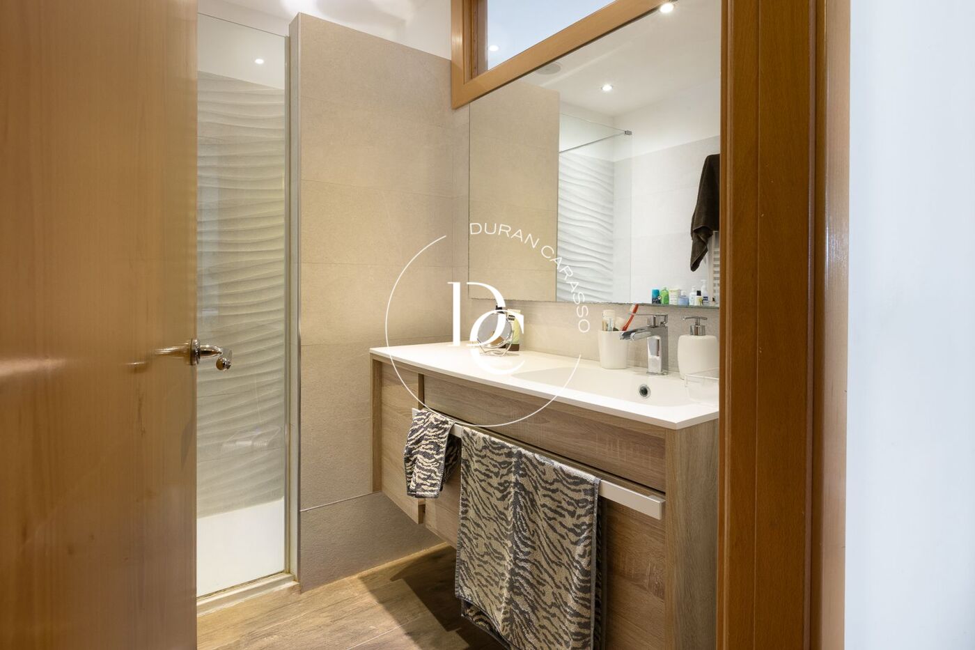 Casa con piscina privada en venta en Vallpineda.
