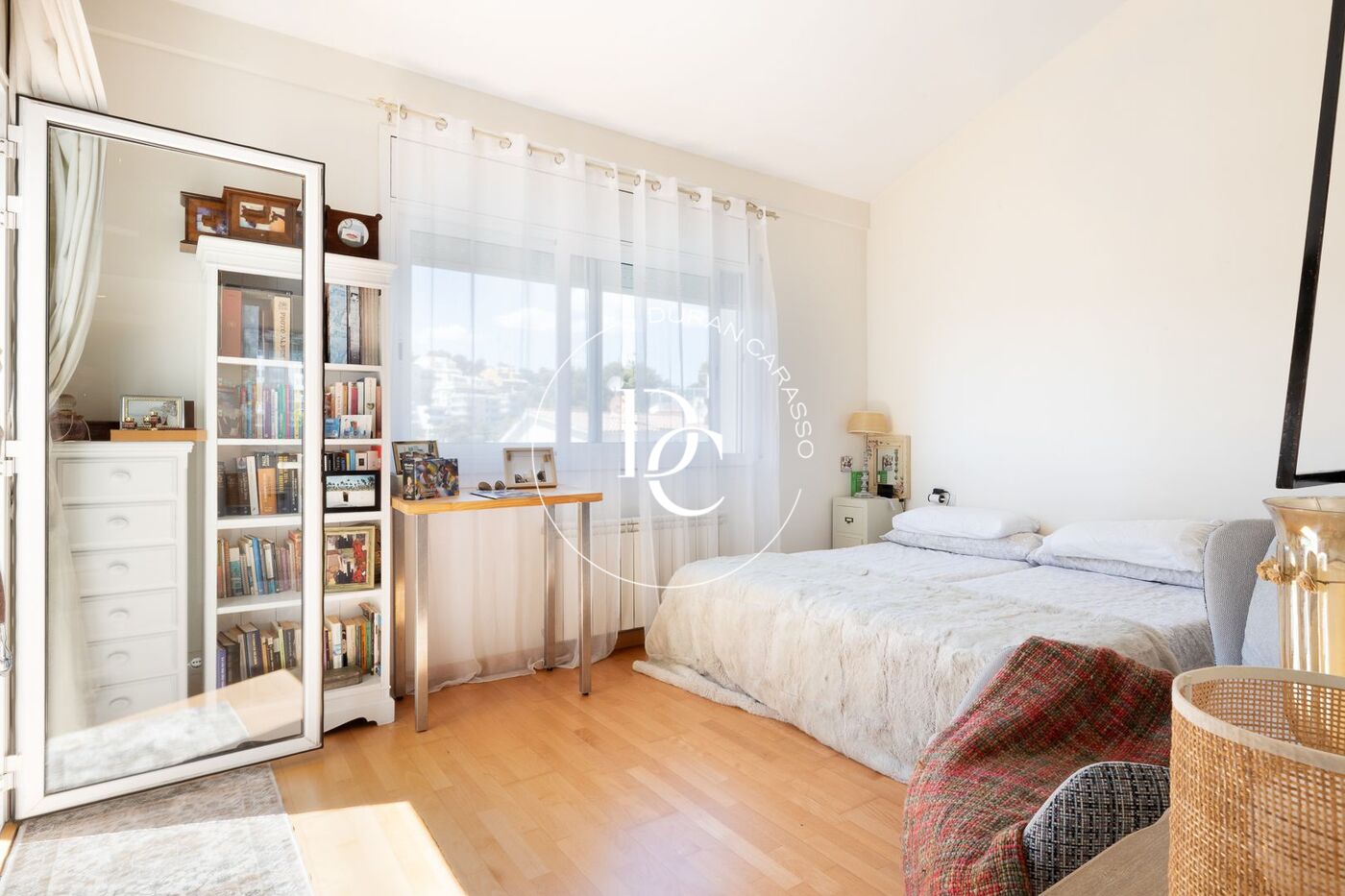 Casa con piscina privada en venta en Vallpineda.
