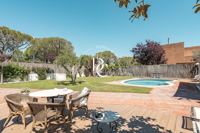 Casa independiente con piscina en Terramar, Sitges
