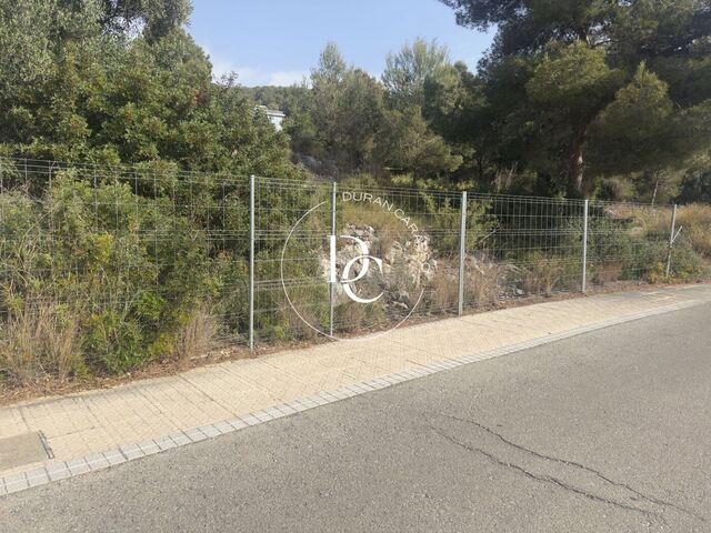 Parcel·la de 1500 m2 en venda a Sitges