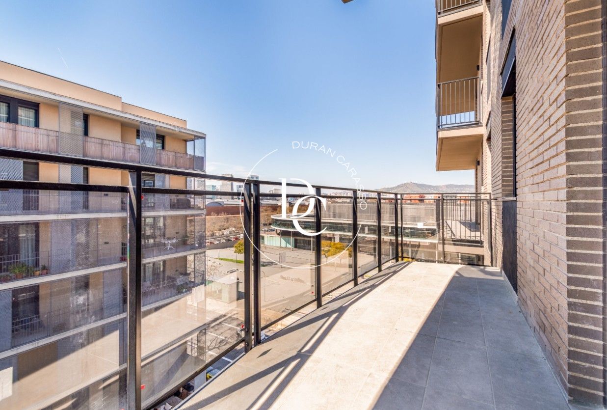 Obra nueva en venta en Sants-Montjuïc, Barcelona