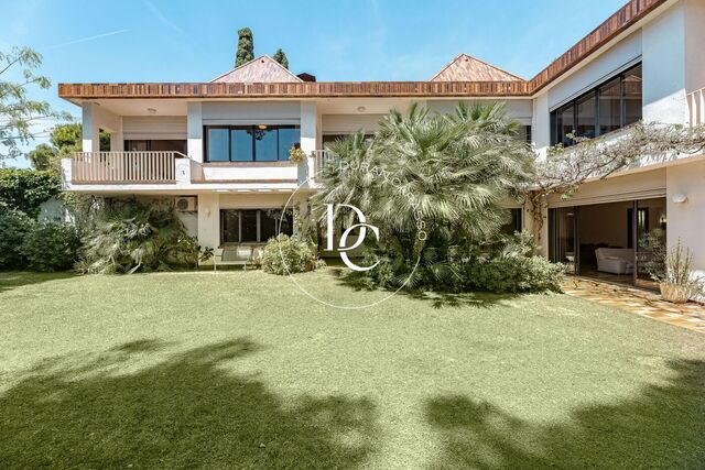 7 bedroom family home with garden in the centre of Cubelles