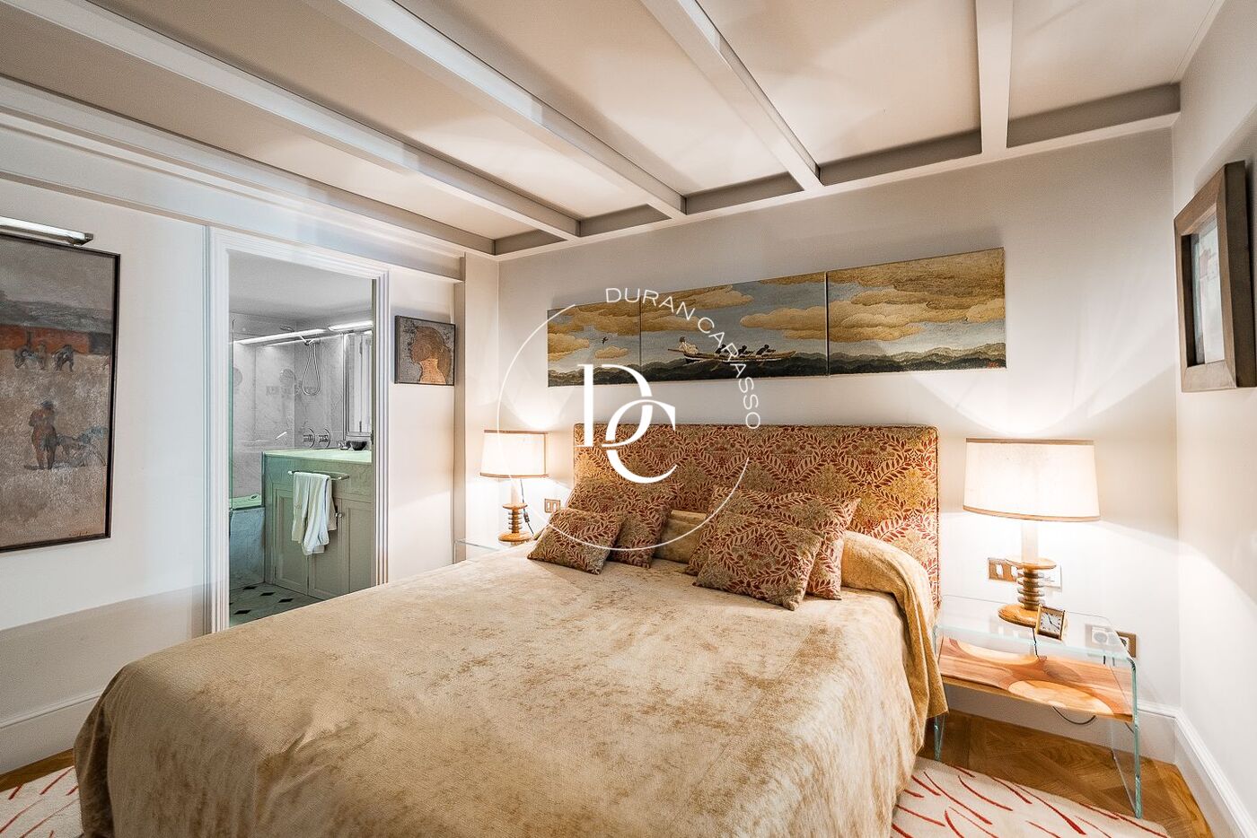 Exclusivo piso de grandes dimensiones con piscina en el corazón de Barcelona