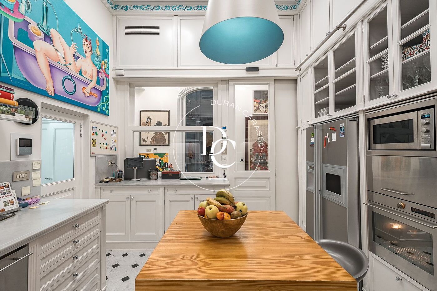 Exclusivo piso de grandes dimensiones con piscina en el corazón de Barcelona