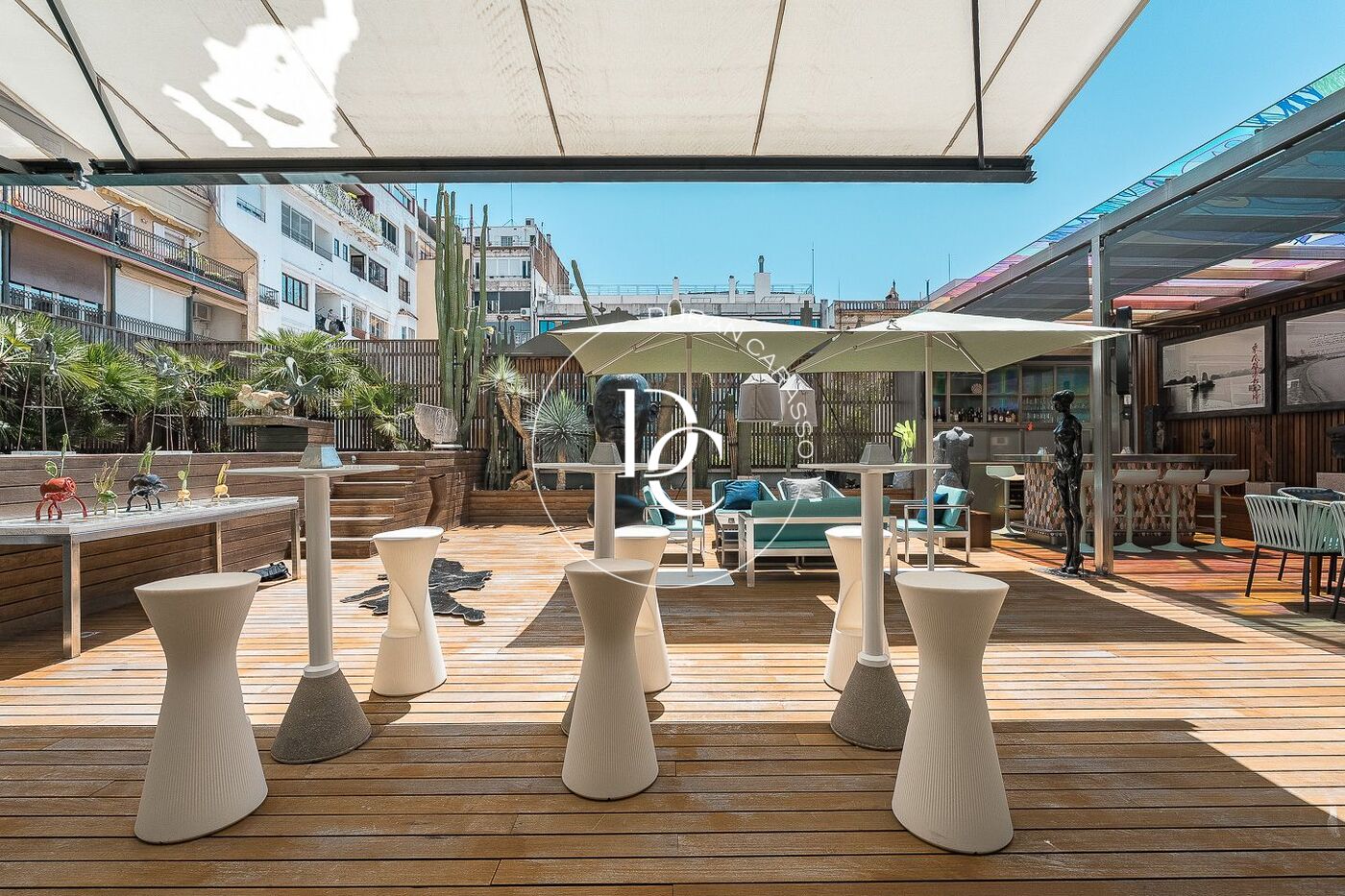 Exclusivo piso de grandes dimensiones con piscina en el corazón de Barcelona
