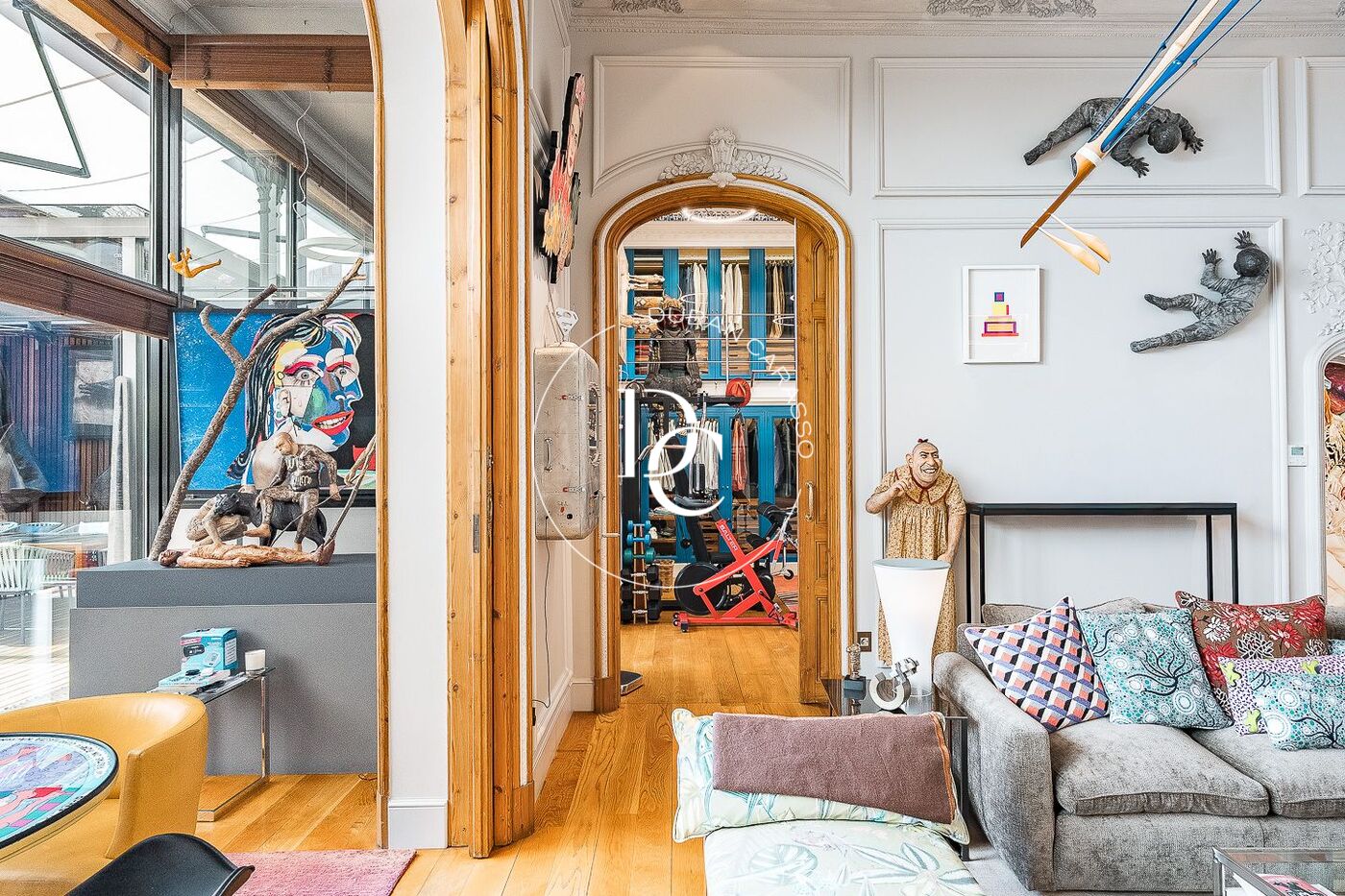 Exclusivo piso de grandes dimensiones con piscina en el corazón de Barcelona
