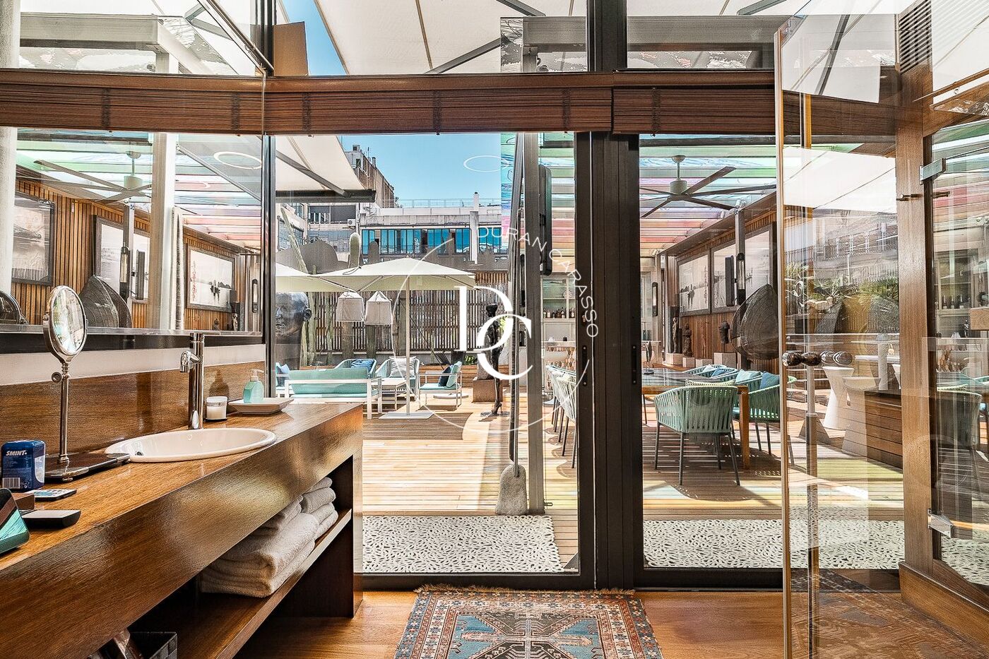 Exclusivo piso de grandes dimensiones con piscina en el corazón de Barcelona