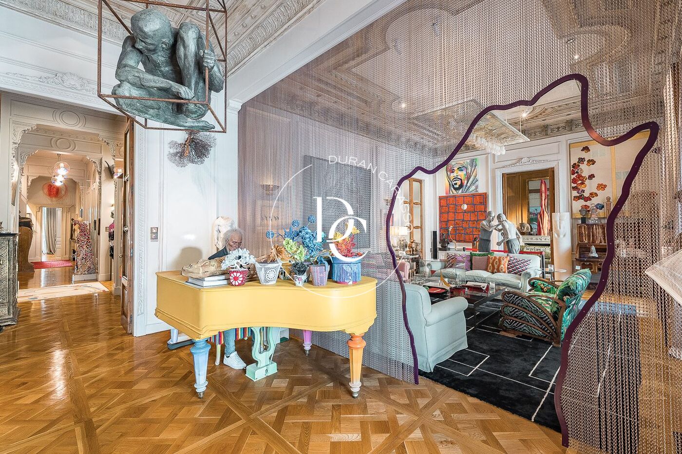 Exclusivo piso de grandes dimensiones con piscina en el corazón de Barcelona