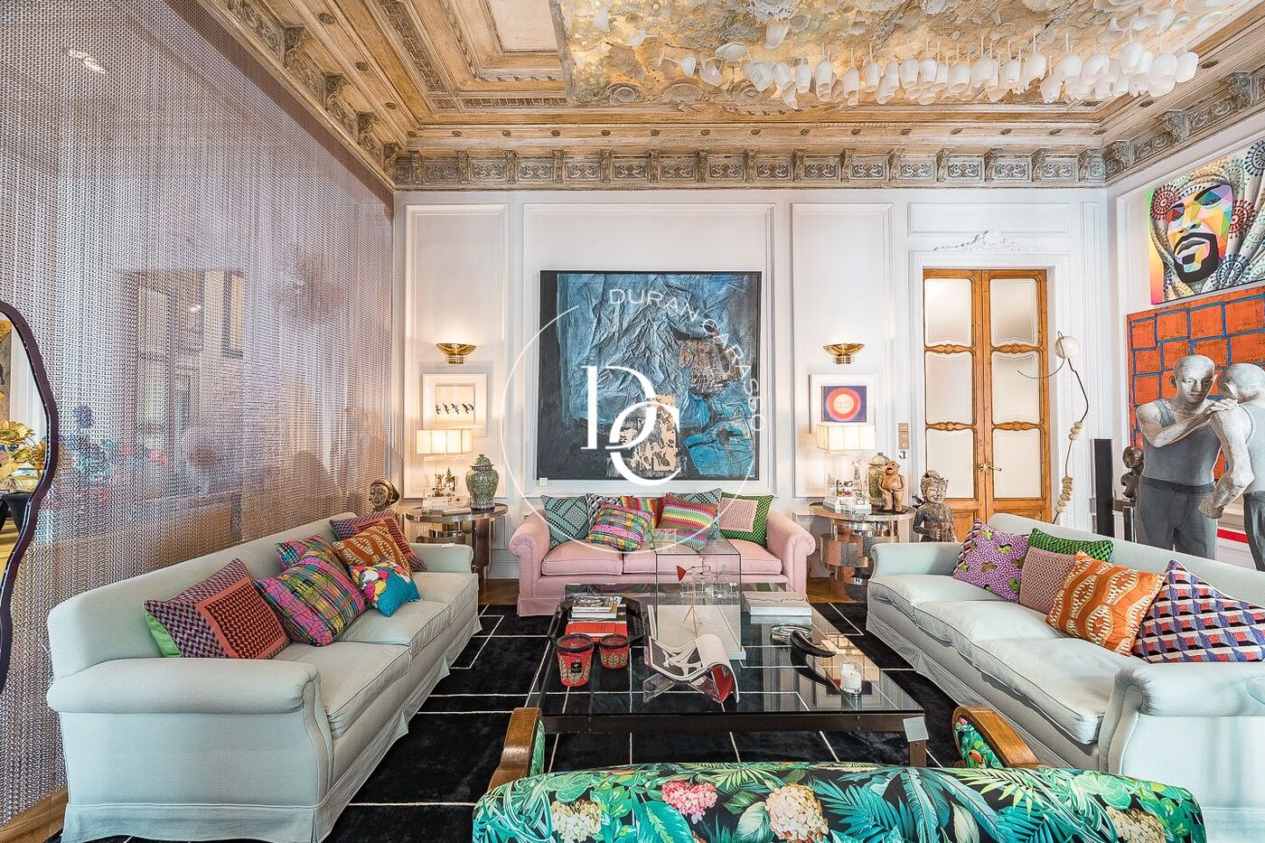 Exclusivo piso de grandes dimensiones con piscina en el corazón de Barcelona