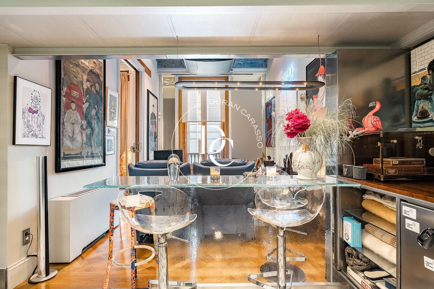 Exclusivo piso de grandes dimensiones con piscina en el corazón de Barcelona