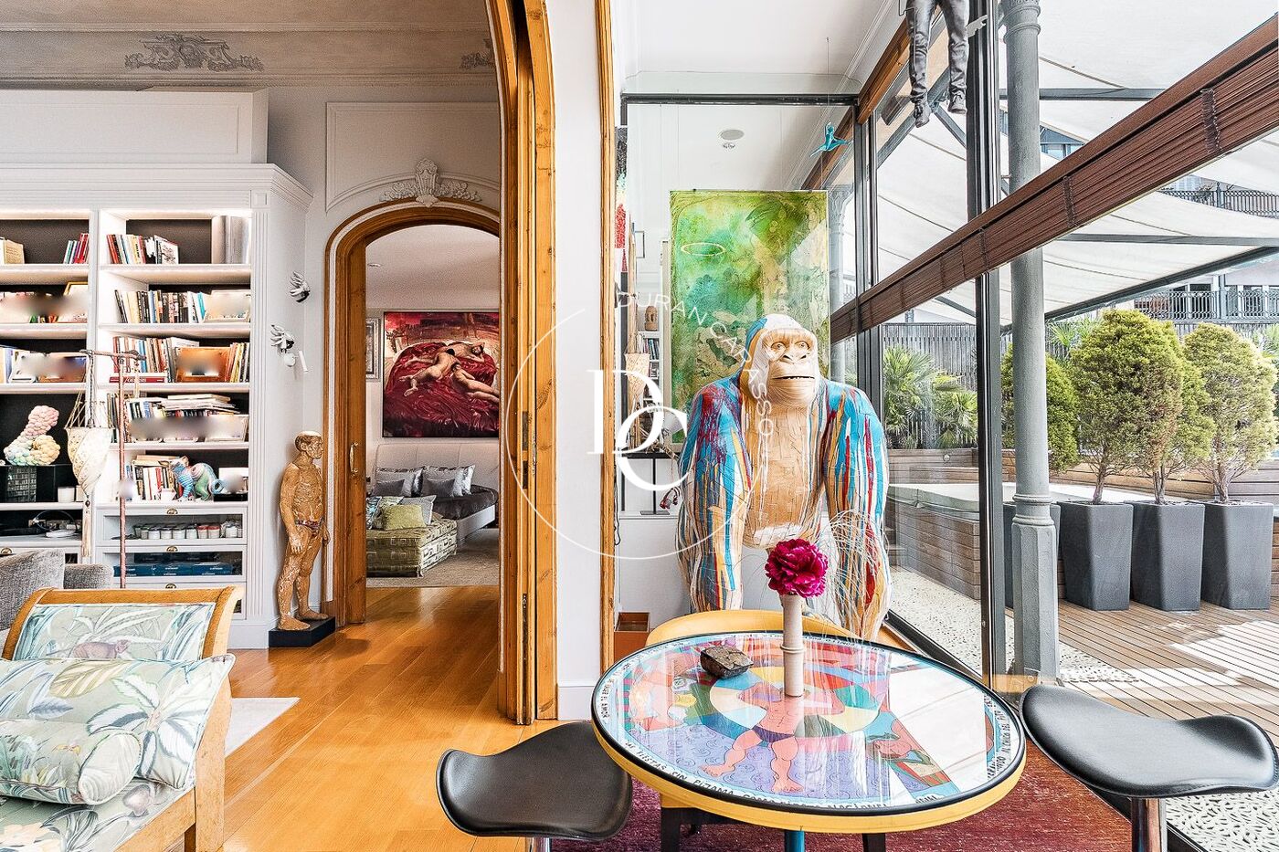 Exclusivo piso de grandes dimensiones con piscina en el corazón de Barcelona