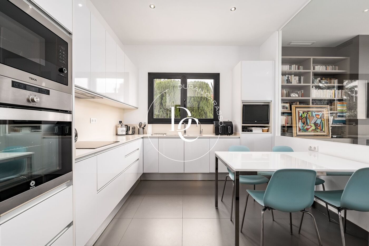 Espectacular vivienda unifamiliar en venta en Vallpineda