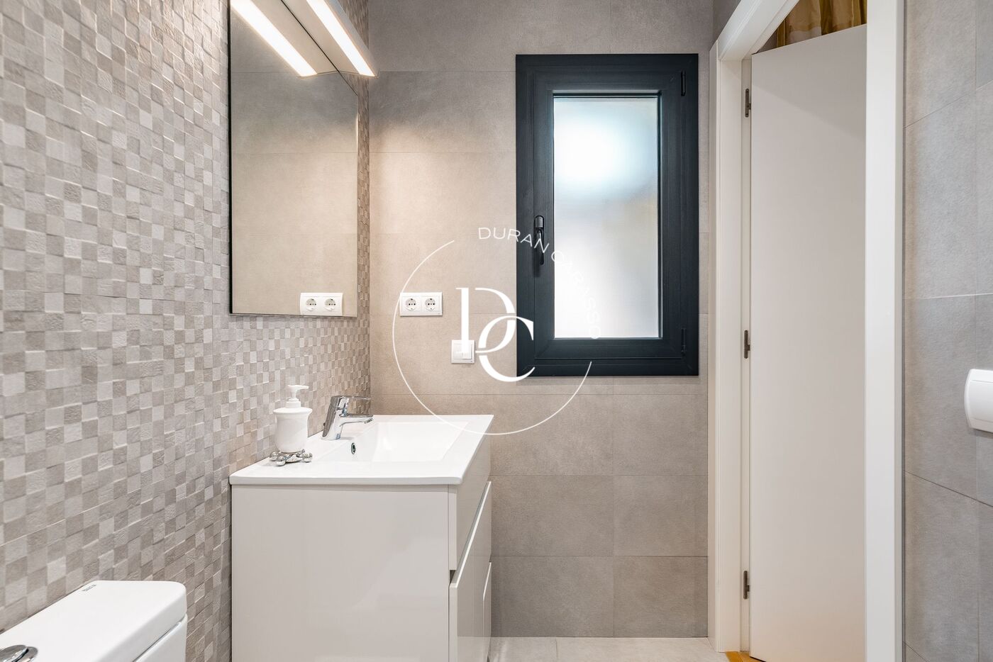 Espectacular vivienda unifamiliar en venta en Vallpineda